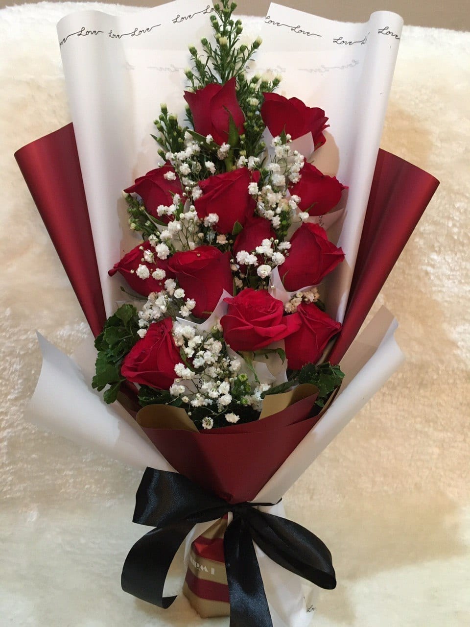 12 stalks of roses bouquet